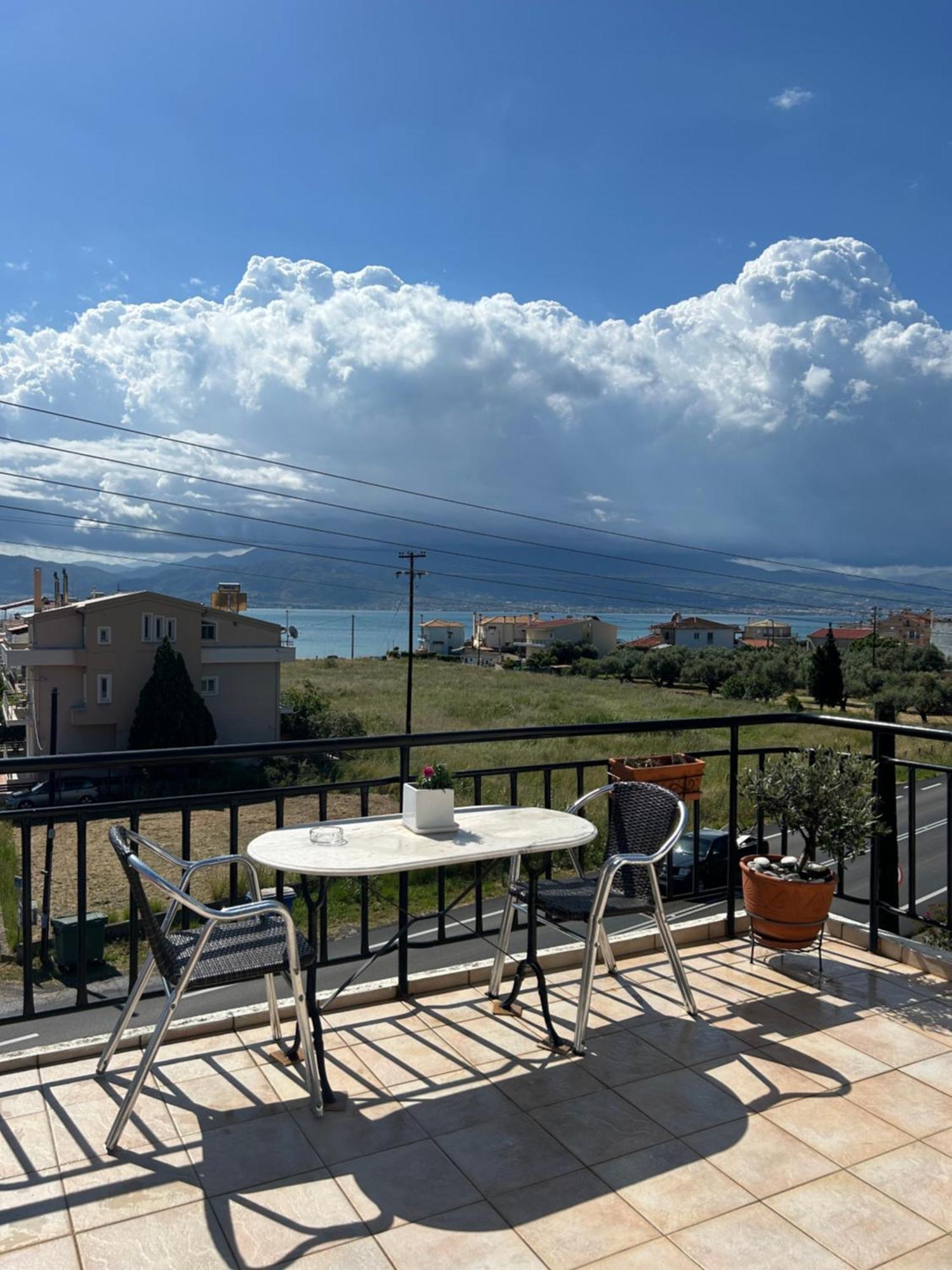 Lena S Apartment Nafpaktos Exteriör bild